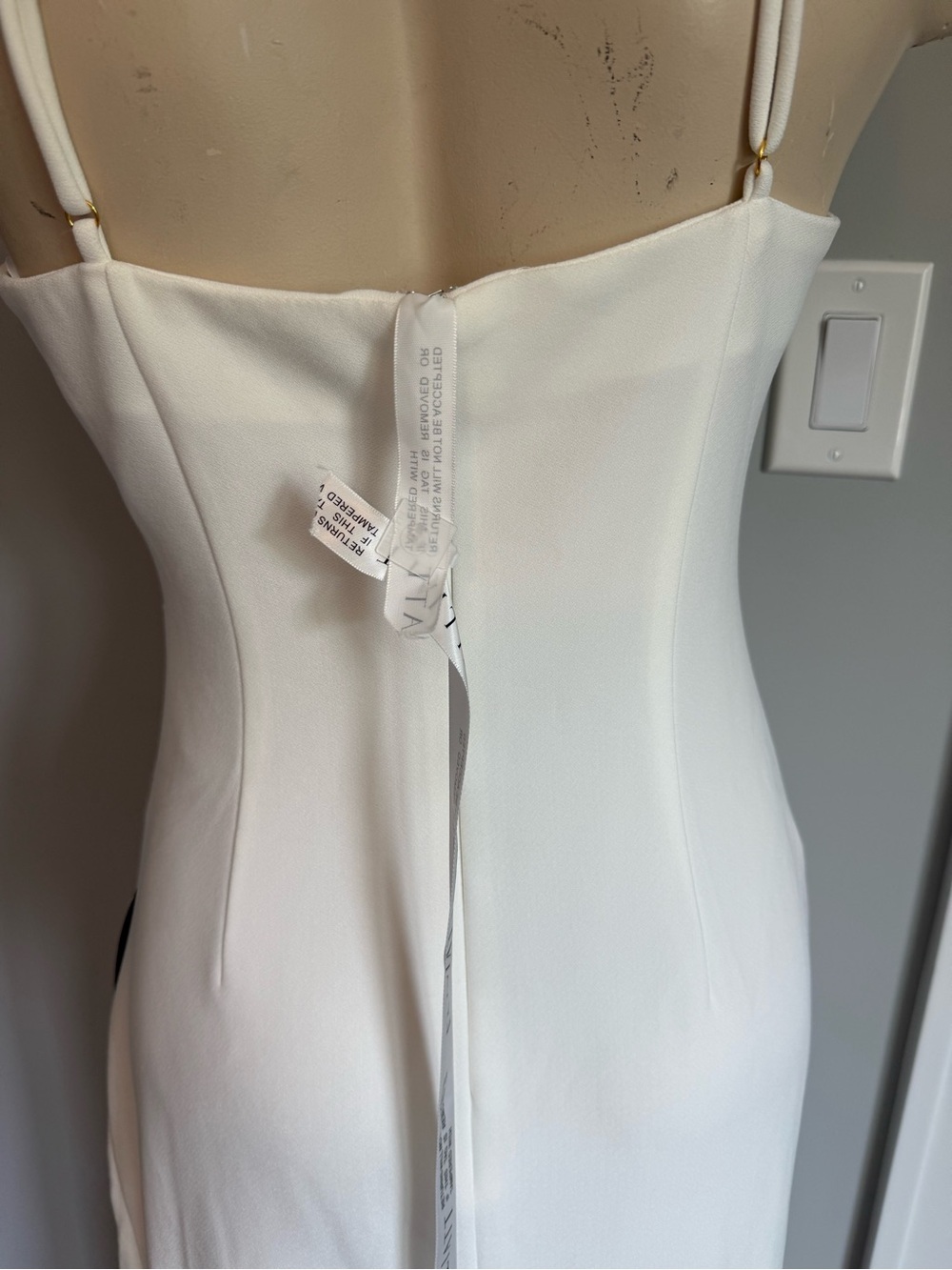 Elliatt White Halter Midi Dress with Floral Applique - Picture 8 of 10